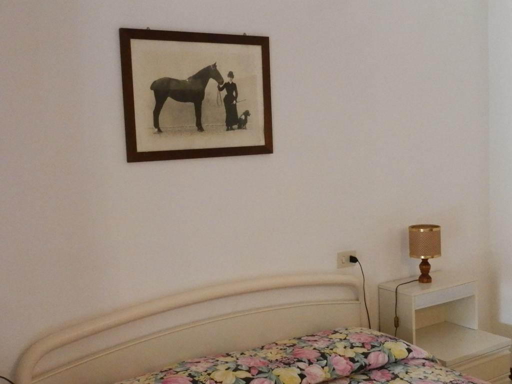 Cav Brunella Castiglione della Pescaia Camera foto